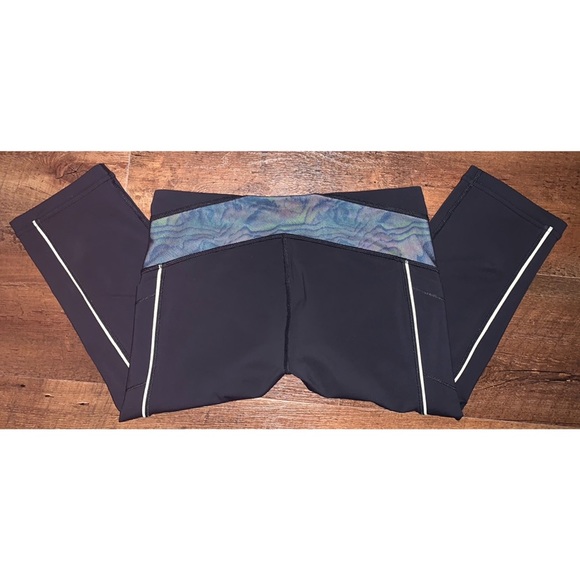 SOLD Ivivva Race To The Finish Line Crops Size 14 - Picture 10 of 13